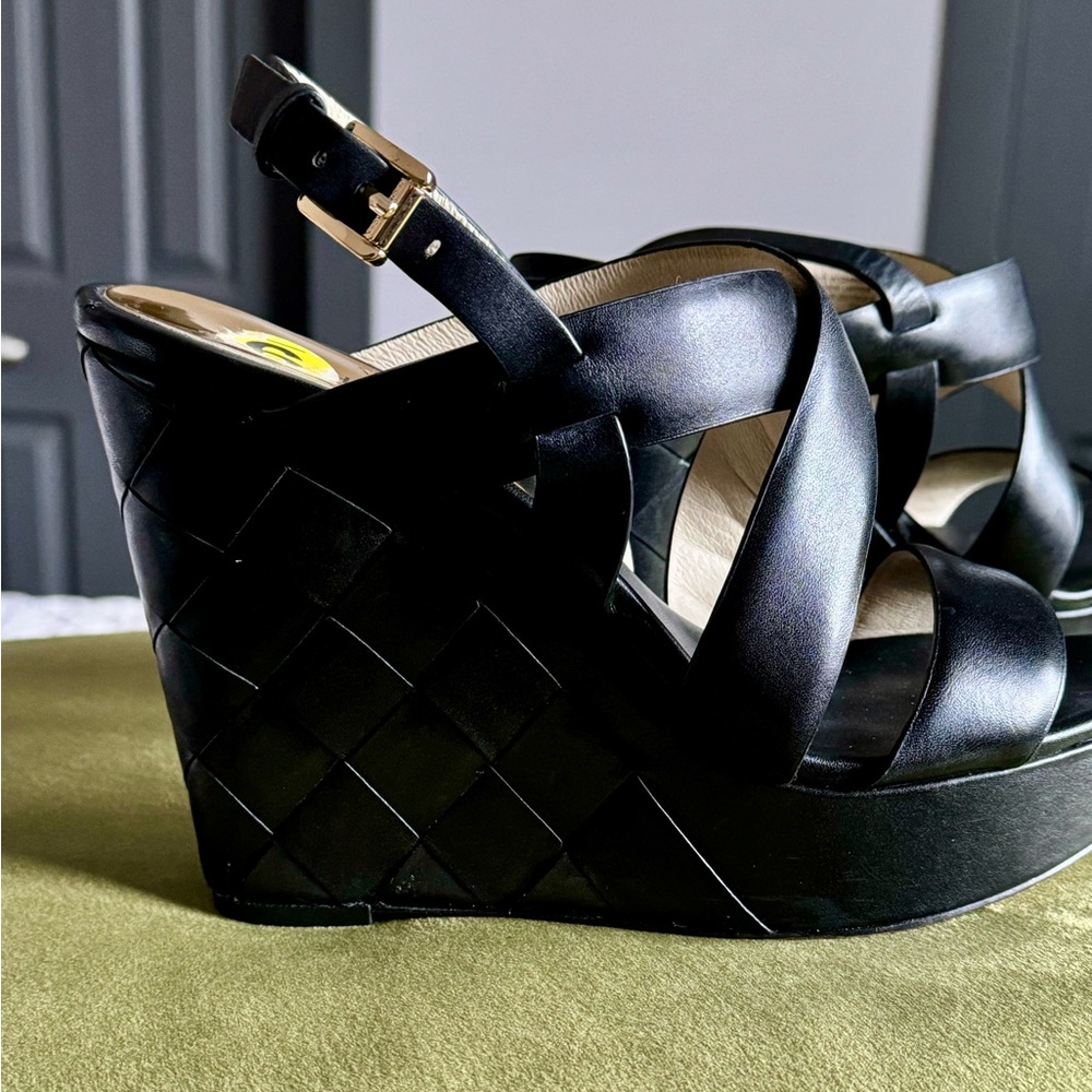 Michael Kors Black Leather Wedge Sandals Size 9M GUC